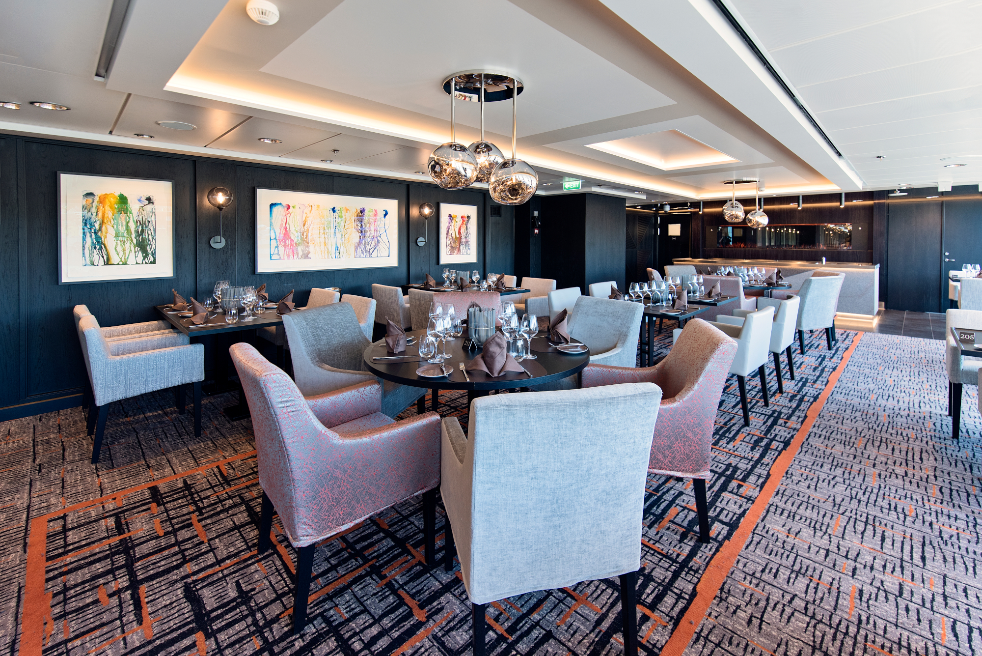 MyCruise Hurtigruten MS-Roald-Amundsen Offentlige-arealer Restauranter4